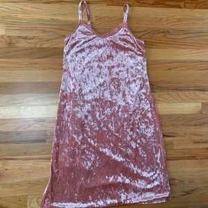 BOBEAU pink crushed velvet spaghetti strap midi slip dress